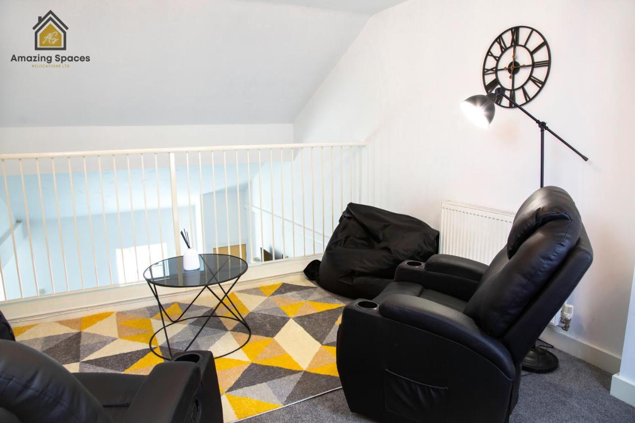 Large Unique 2 Bedroom Duplex Apartment With Private Parking & Free Wifi - Vat Qualifying By Amazing Spaces Relocations Ltd Уоррингтон Экстерьер фото